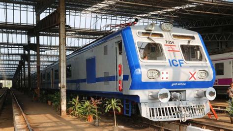 Local Train India 的图像结果