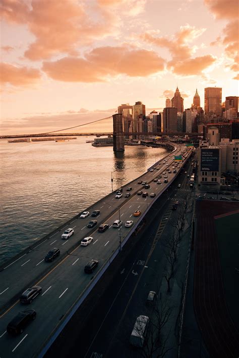 Manhattan Bridge Pedestrian Path view of FDR Dr, Brooklyn Bridge, East ...