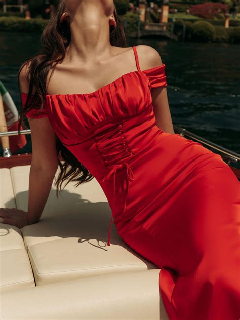 Short-sleeve midi dress with lace-up waist :: LICHI - Online fashion store