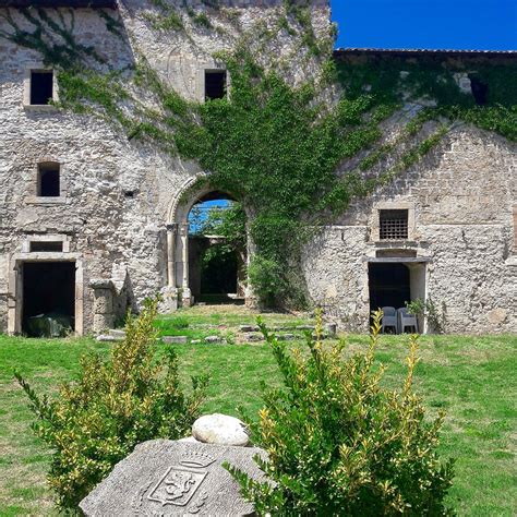 Palazzo De Petris Fraggianni (Castiglione a Casauria) - All You Need to ...