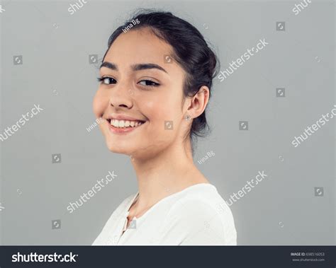 Beautiful Model Face 的图像结果