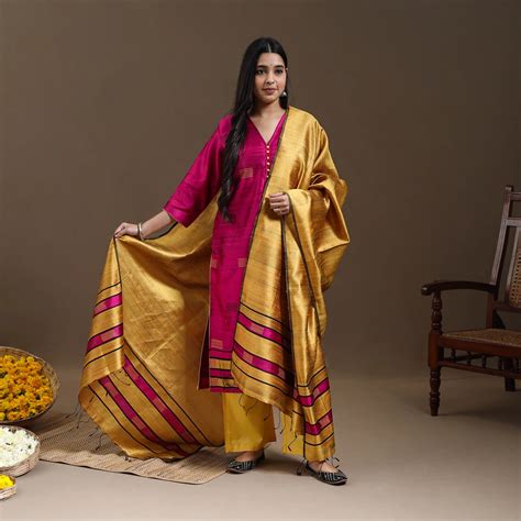 Ganpati Outfit Ideas: Ganesh Chaturthi Dress Code For Men & Women | iTokri