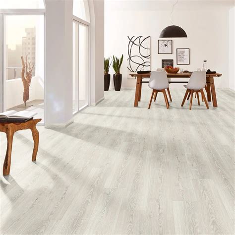 Super Natural Misty Sterling Oak | Laminate Flooring – DecoRug
