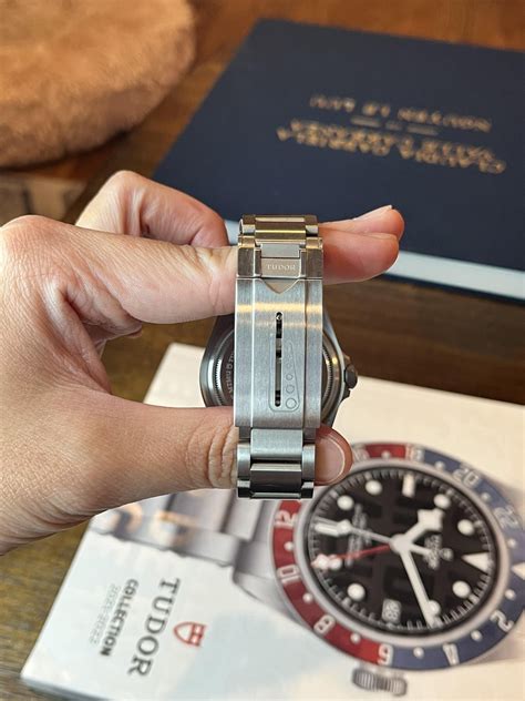 Kayla Manousselis (@kaylamanouss) has a shelf booty : r/GymPawg