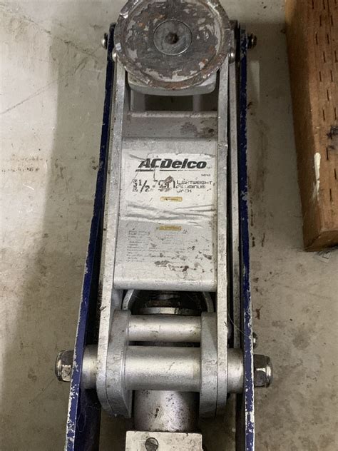 Ac Delco floor jack for Sale in Arlington, WA - OfferUp