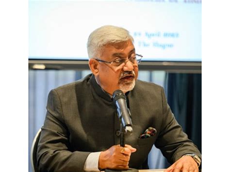 "India is competitive hub for smartphone manufacturing," says Commerce ...