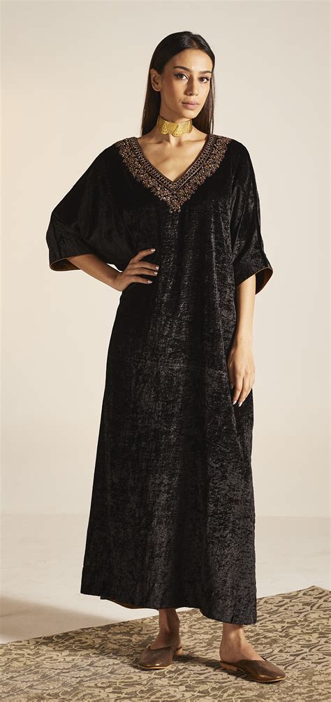 Shahi Kaftan in Black Velvet – Shorshe Clothing