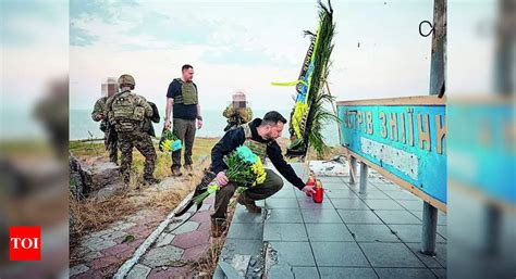 Ukraine: Day after US' offer, Ukraine says it will use cluster bombs ...