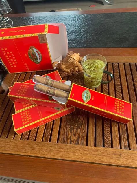 黄鹤楼10支装雪茄烟多少钱，10支装20元一盒 - 幸福茄