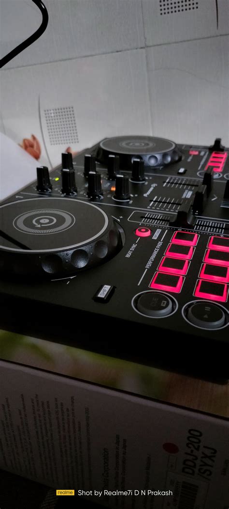 Pioneer DJ Smart DJ Controller (DDJ-200) : Amazon.in: Musical Instruments
