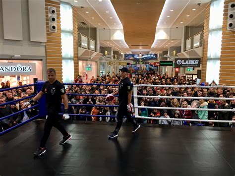 Usyk and Briedis at media workout (photos) – RingSide24