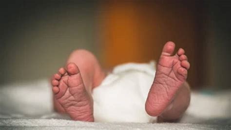 Tribal woman gives birth inside jeep when she returns home after ...