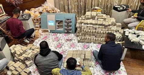 Demonetisation Couldn't Stop People From Hoarding Cash, Recent Multi ...