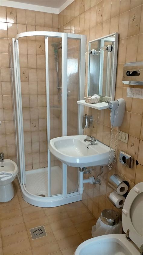 HOTEL VILLA PILA (San Martino di Castrozza) - Inn Reviews & Photos ...