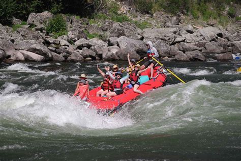 Outdoor Adventures - Pro Rafting Tours
