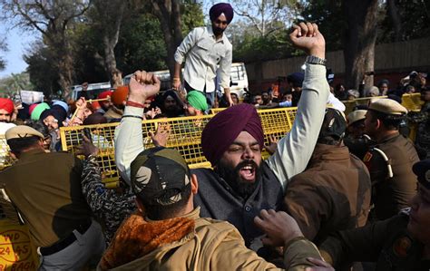 Rahul’s 'traitor' jibe at Bittu triggers political slugfest in Punjab ...
