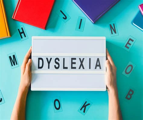 7 Signs of Dyslexia Parents Should Know | Pop Family