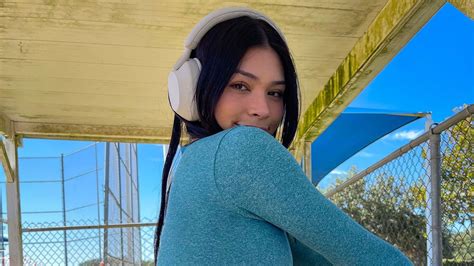 How did Aishah Sofey become Famous? Her Age, Height, BF, Salary