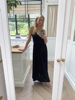 The best Gwyneth Paltrow feet pictures 🤩