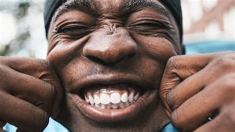 Inappropriate Laughter 的图像结果