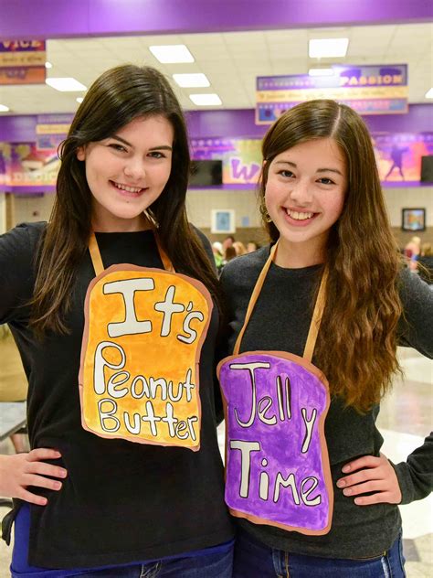 Twin Day Ideas For Homecoming