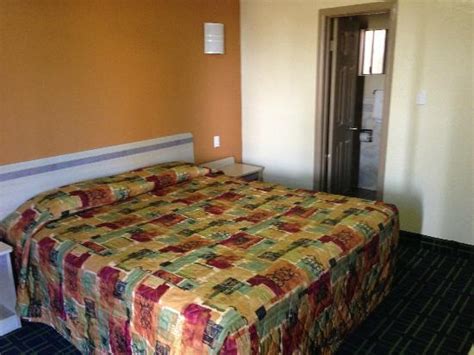 ECONOMY INN HOLLYWOOD (Los Angeles) - Motel Reviews, Photos, Rate ...