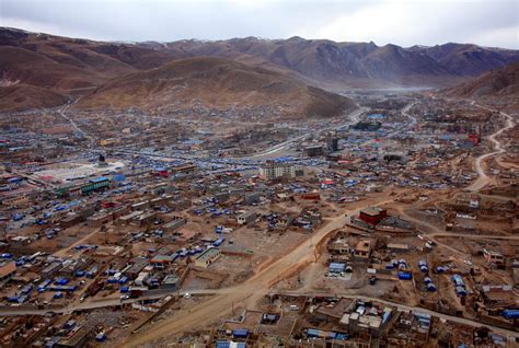 青海省玉树藏族自治州玉树县发生7.1级地震