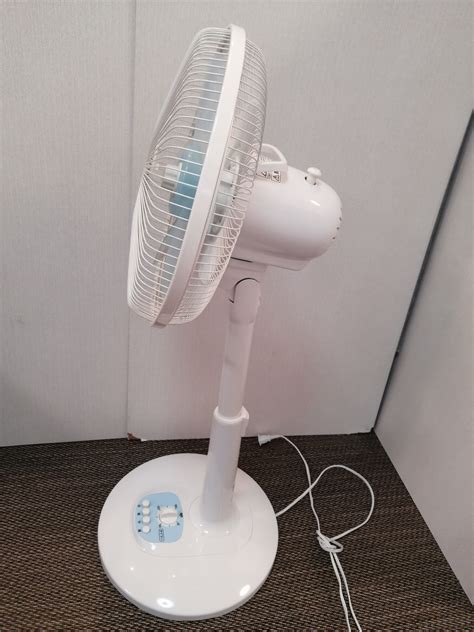 ジャストネオ 30cm リビング扇 2017年 JSTN-30LFM-WH | 中村区亀島リサイクルショップ ハラダワークス