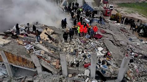 30秒｜土耳其发生7.8级地震，致多栋楼房倒塌_凤凰网视频_凤凰网