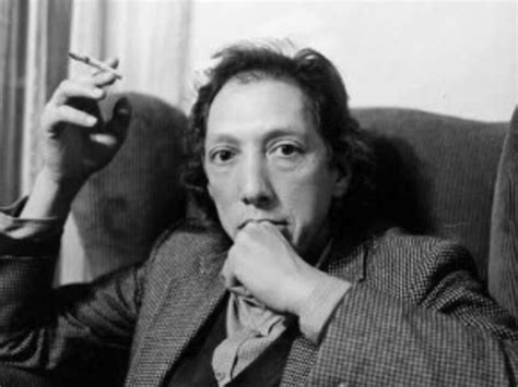 "Mi amigo de la vereda de en frente": pasos largos... | Meer