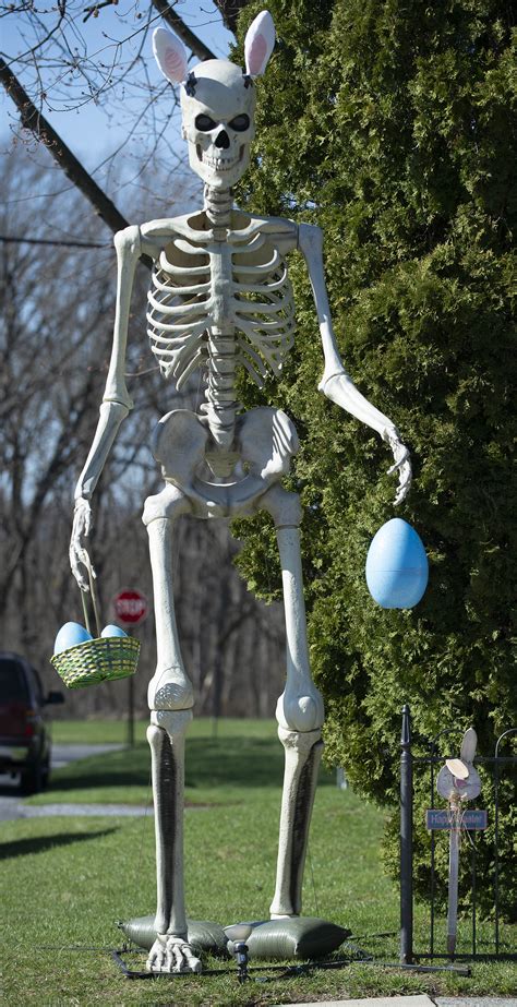 12-foot-tall skeleton named Skelly | PHOTOS – The Morning Call