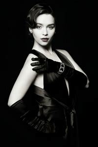 Emilia Clarke Poster for Room Wall Decoration, Size - 12 X 18 inches ...