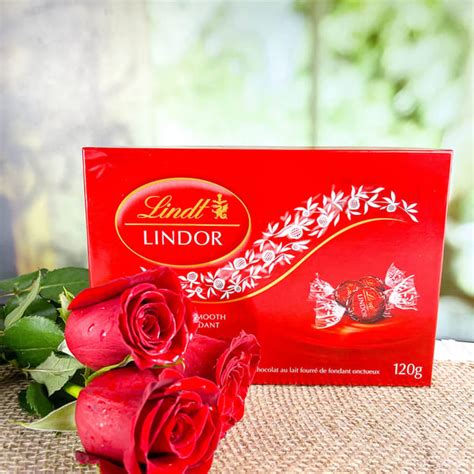 Lindor With 3 Roses: Order Flowers Online | Interflora India | IP1154834