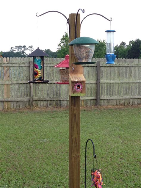 Hummingbird feeder and stand - jointbasta