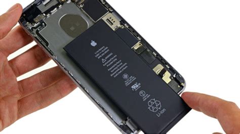 苹果手机换个电池需要多少钱？自己买电池自己换呢？还是去店里然换呢？_极客修|上门手机维修