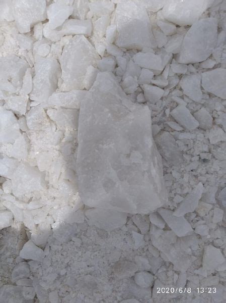 Quartz Lumps Manufacturer, Supplier from Bhubaneswar