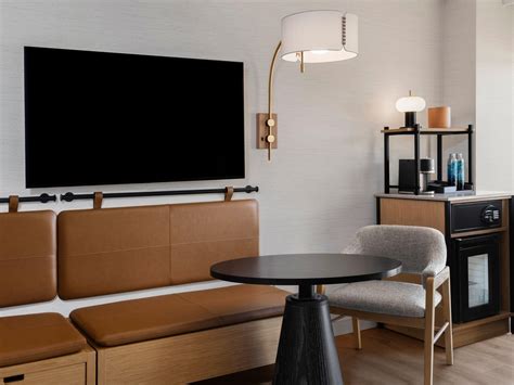 Hotel Rooms & Suites in Orange County | Hyatt Regency Irvine