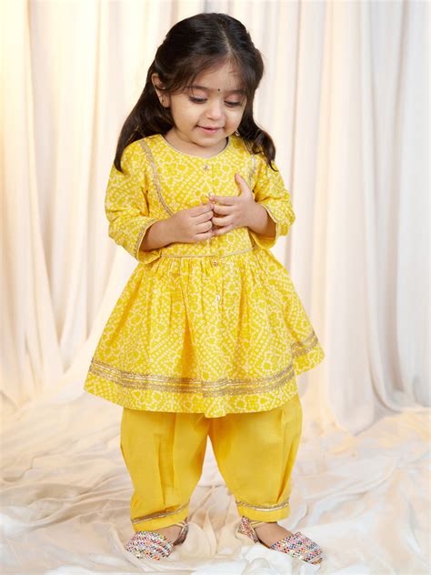 Baby Girls Yellow Kurta Patiala Set Bandhani | VASTRAMAY – vastramay