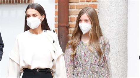 La lección de estilo de Letizia sobre cómo vestir para acudir a una ...