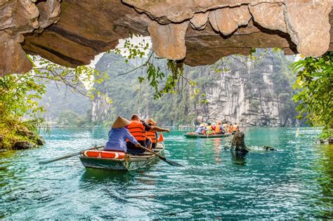 Hoa Lu, Tam Coc/Trang An and Mua Cave Tour from Hanoi with Dinner ...