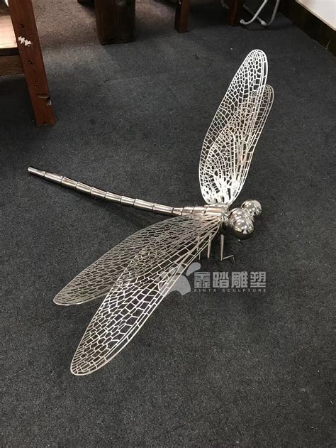 非常逼真 蜻蜓不锈钢雕塑 不锈钢动物雕塑定制厂家_咨询15015845925-站酷ZCOOL