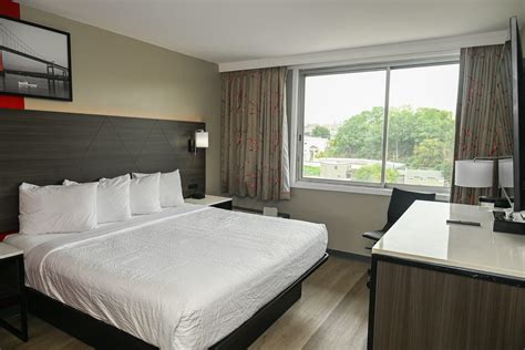 Ramada by Wyndham North Bergen | North Bergen, NJ Hotels