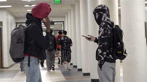 What worked and what didn't with a cellphone ban at a Kentucky school