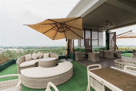 Great food, with a great view. Served with a lot of style - Reviews ...