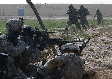 塔利班猛烈阻击美军 人弹夜间“自杀冲锋”被击毙_军事_凤凰网