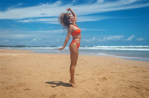 Tulsi+Gabbard+Bikini+ Photos, Download The BEST Free Tulsi+Gabbard ...