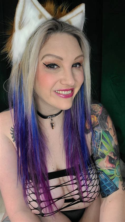 TW Pornstars - TheMoistQueen. Twitter. Rawr! RT for me! 😉. 2:43 AM - 8 Jan 2023