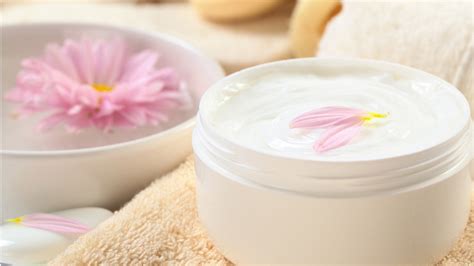 manfaat lotion almond