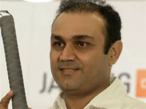 Sehwag Confronts Kashmiri Youth Who Insulted Indian Soldiers Martyred ...
