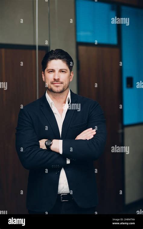 Business Man Black Suit 的图像结果